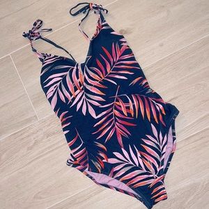 Jessica Simpson NWT one piece Swimsuit Pink Multi Palms textured fabric New! L
